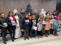 Детям Волновахского района доставили новогодние подарки из Челябинской области