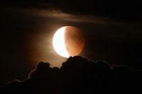 Сегодня ночью жители Усть-Катава смогут увидеть лунное затмение