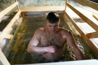 В Усть-Катаве прошли традиционные крещенские купания