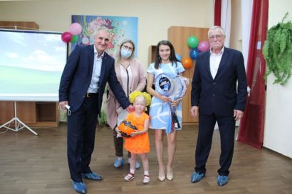 Центр помощи детям принимал поздравления и подарки