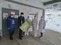 Волонтёры Усть-Катава передали инфекционному отделению больницы обогреватели
