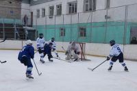 Хоккейные команды Усть-Катава лидируют в первенстве области