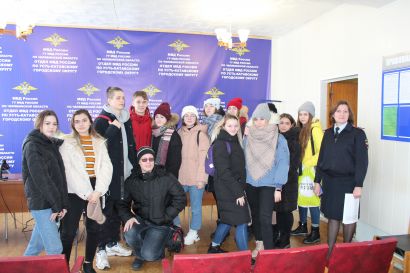 Школьники Усть-Катава побывали на экскурсии в отделе полиции