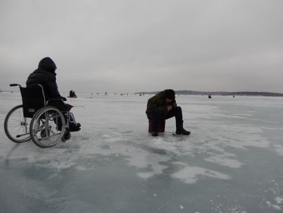 Усть-катавские инвалиды проверили свои силы в зимней рыбалке