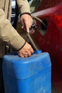 В Усть-Катаве участились случаи хищения бензина