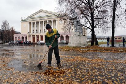 Конец сентября ознаменовался не только обильным листопадом, но и массовым сносом памятников Ленину на Украине.