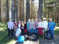 Усть-катавские ветераны вышли на экологический субботник