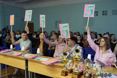 В Усть-Катаве прошёл муниципальный фестиваль молодёжных команд КВН «Весенний драйв»