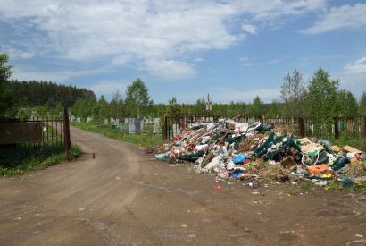 Жители Усть-Катава просят привести в порядок новое кладбище