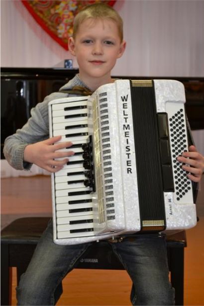В музыкальной школе Усть-Катава появился новый аккордеон