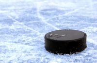 Ветераны усть-катавского хоккея - в лидерах зонального турнира