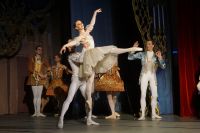 Устькатавцы рукоплескали артистам балета