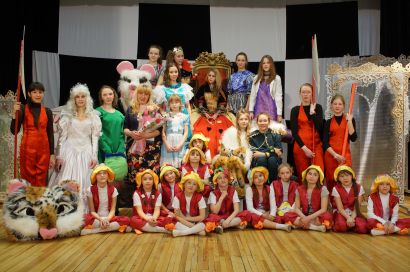 Устькатавцы поздравляют театр кукол «Дюймовочка» с юбилеем!