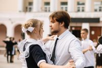 Выпускники школ Усть-Катава исполнили прощальный вальс