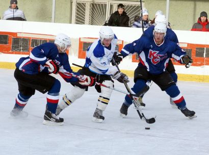 Хоккеисты Усть-Катава сыграют первый матч на выезде