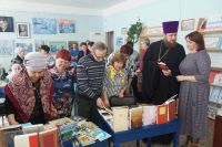Библиотека Усть-Катава получила в дар православную литературу