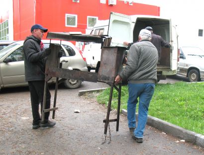 Усть-катавские власти выдворили шашлычника с городской площади