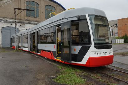 Текслер дал высокую оценку низкопольному трамваю производства УКВЗ