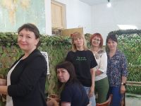 Трудовые коллективы Усть-Катава продолжают плести маскировочные сети