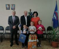 Многодетная семья из Вязовой получила подарок от депутата Госдумы