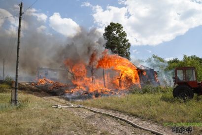 Прямо сейчас в Усть-Катаве бушуют два сильнейших пожара