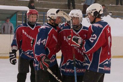 Юношеская хоккейная команда Усть-Катава выступает нестабильно