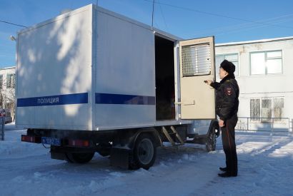 Мошенничество, разврат, наркотики и избиение женщин