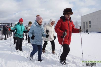 В Усть-Катаве прошел фестиваль скандинавской ходьбы