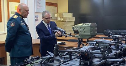 Военнослужащие Челябинской области получили квадрокоптеры и антидроновые ружья