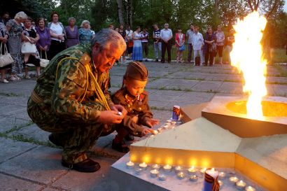 Свечи памяти горели в Усть-Катаве