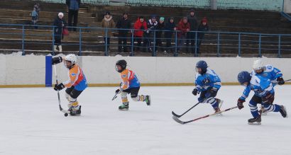 Хоккейные команды Усть-Катава нанесли соперникам сокрушительные поражения