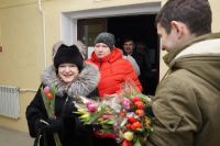 Утро многих женщин Усть-Катава началось с цветов