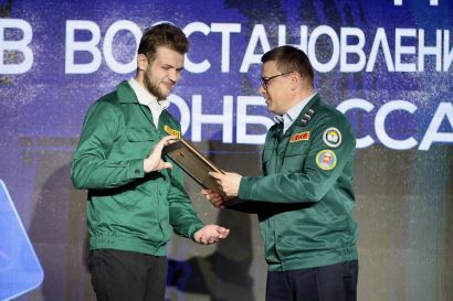 Губернатор Челябинской области наградил лучших бойцов студотрядов региона