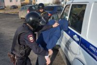 Работники правоохранительных органов, курсанты и военные получат по 15 тысяч рублей