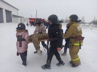Пожарные провели «Зарницу» для воспитанников Центра помощи детям