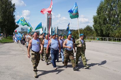 В Усть-Катаве отмечают День ВДВ