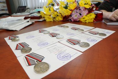«Семипалатинцам» Усть-Катава вручили юбилейные медали