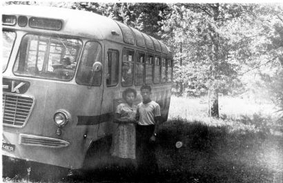 Их было два голубых и красный - автобусов марки «Усть-Катав»