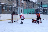 В Усть-Катаве состоялось сразу три хоккейных матча
