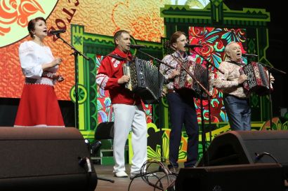 Усть-катавские гармонисты выступили на фестивале «Гармония»