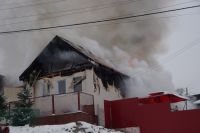 В Усть-Катаве огонь уничтожил дом и надворные постройки