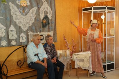В музее Усть-Катава открылась творческая выставка семьи Матюшенко