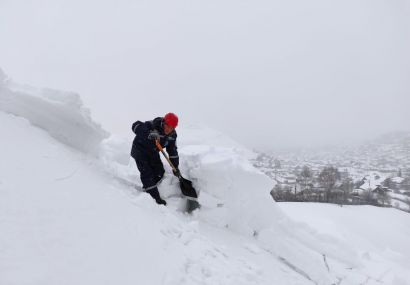В Усть-Катаве спасатели предотвратили сход снежной лавины