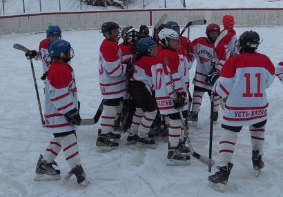 Детская хоккейная команда Усть-Катава идёт без поражений