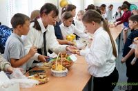 В усть-катавской школе прошла благотворительная ярмарка для «Искорки»