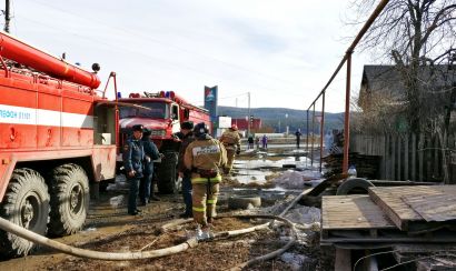 В Усть-Катаве огонь уничтожил дом