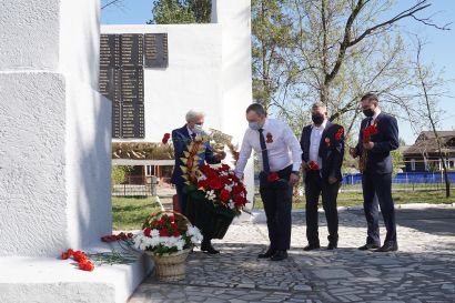 Вагоностроители в День Победы почтили память павших
