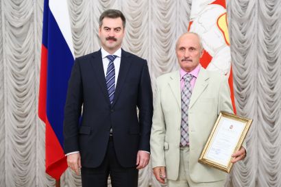 Тренер из Усть-Катава получил благодарность от врио губернатора Бориса Дубровского