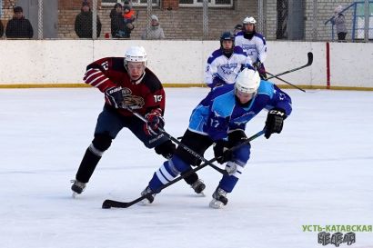 Усть-катавские хоккеисты сразились с командой из Коркино