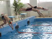 Пловцы Усть-Катава тренируются в прежнем режиме